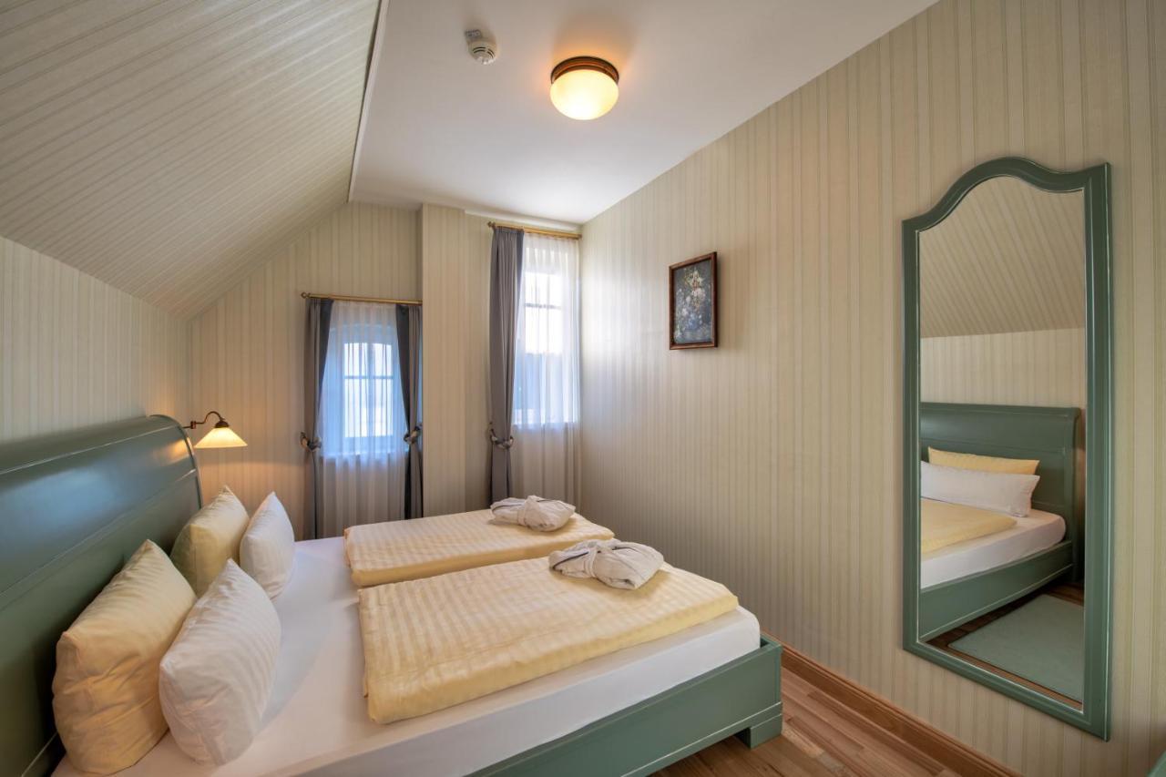 Recknitztal-Hotel マルロー エクステリア 写真